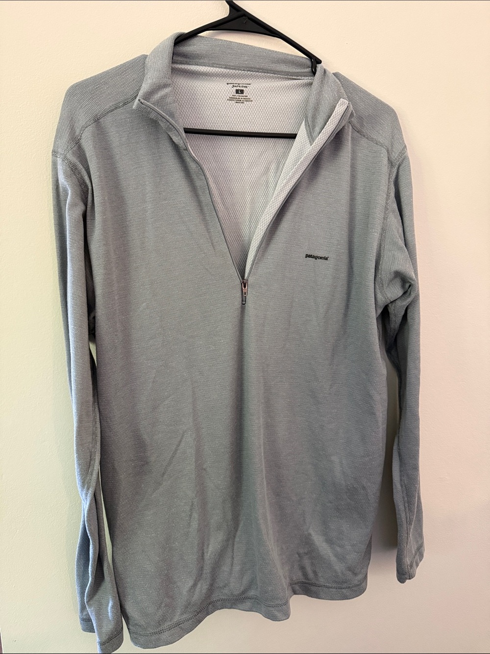 Patagonia Men's Light Blue Half-Zip Sweater Pullover